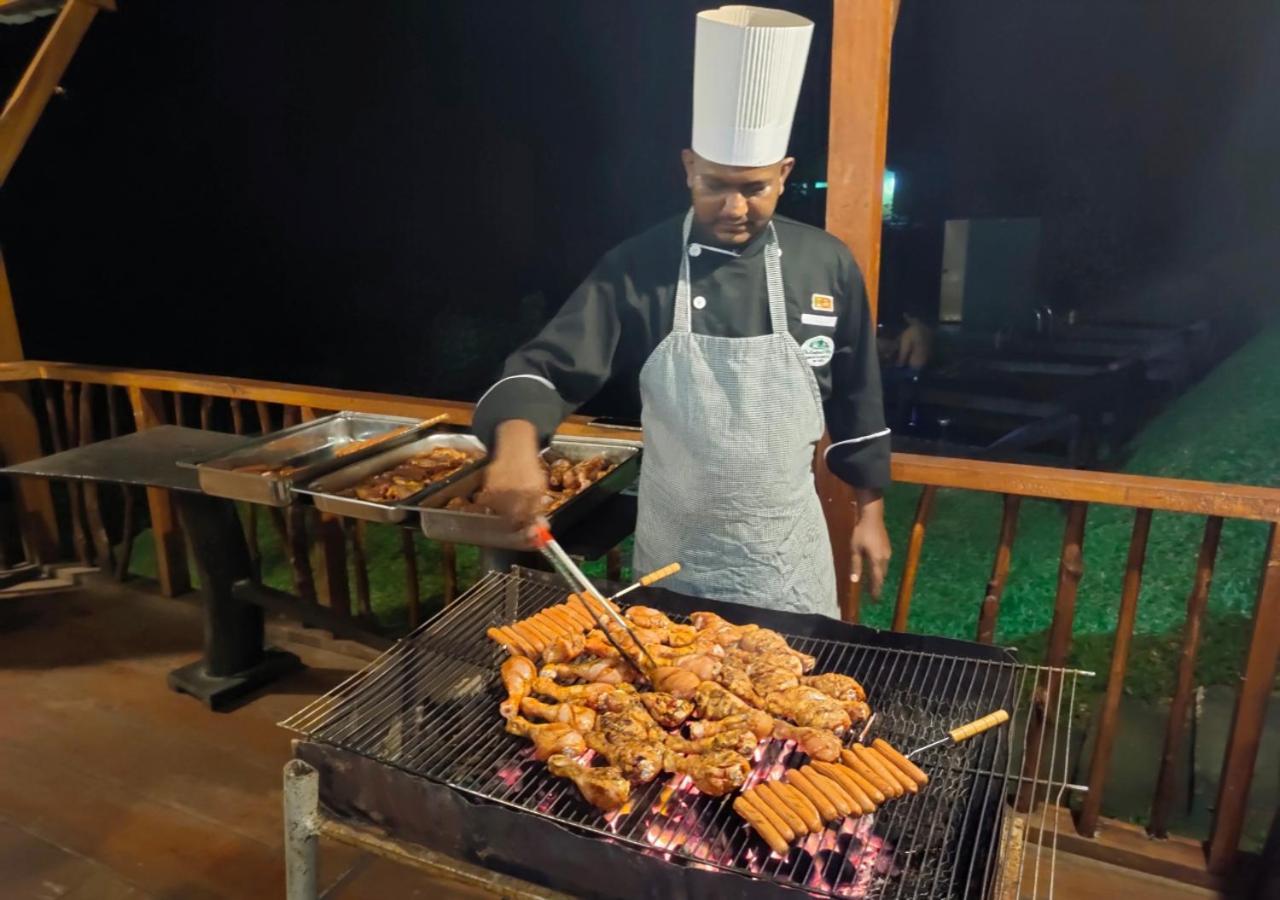 Cinnamon Village Sinharaja Deniyaya Ngoại thất bức ảnh